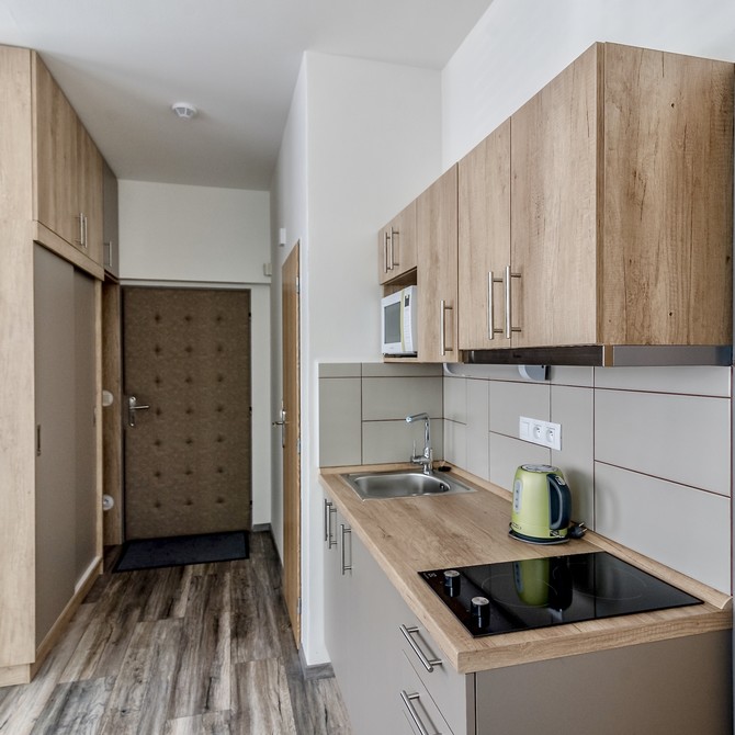 Kliknutím zvětšíte ZAVADILKA 2620 APARTMENT, interiér, kuchyňský kout