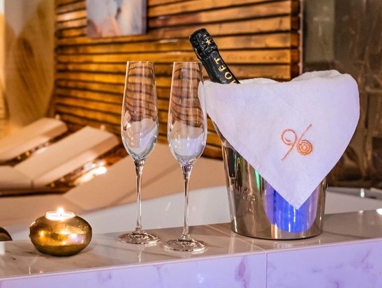 Potěšte své blízké dárkovým poukazem do našeho wellness. Jednoduše ONLINE.
